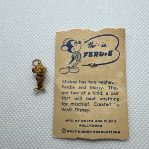 Vintage Walt Disney 10k Gold Ferdie MOUSE Mickey Charm On Original Card 1.95g